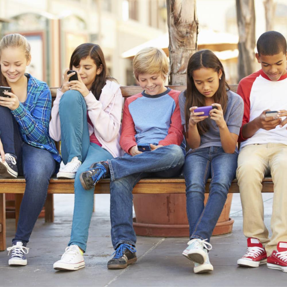 Image for blog 5 Smartphone Apps That Will Keep Your Children Engaged and Educated during the Summer