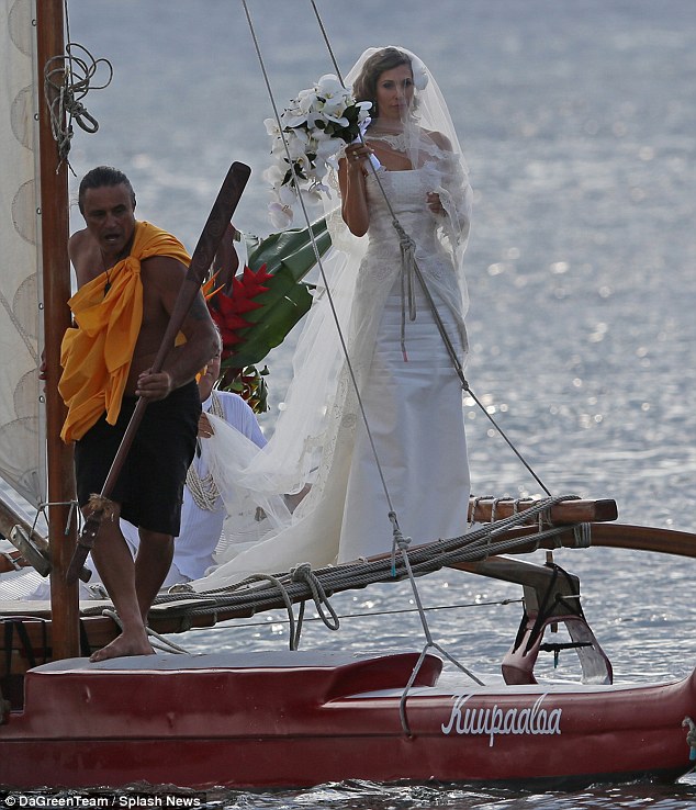 article-2355819-1AA7AED0000005DC-438_634x738